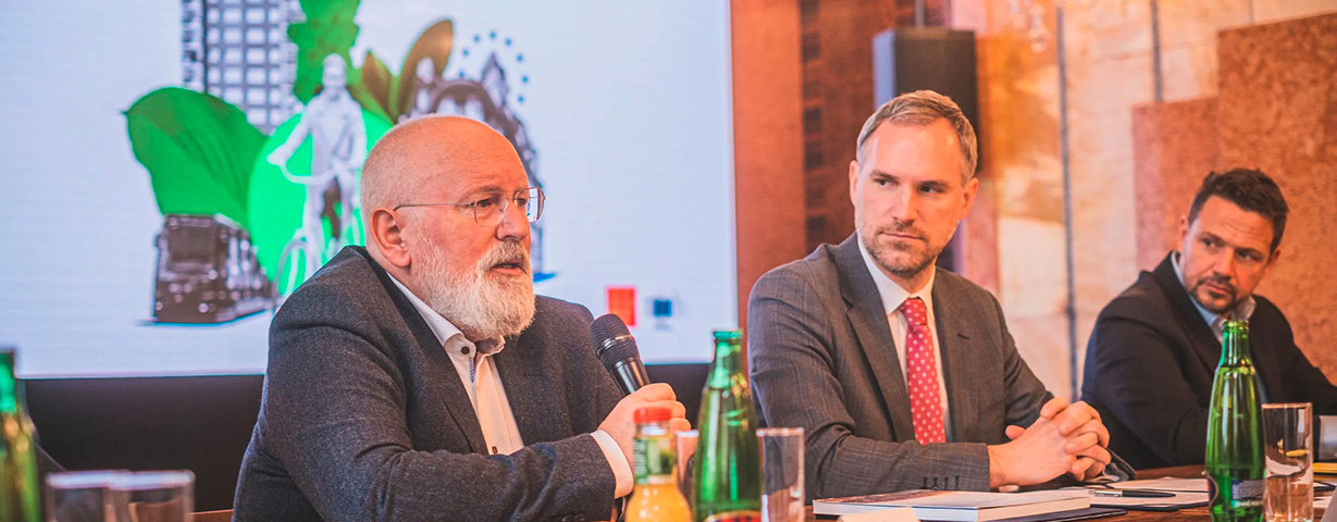 Je nutné minimalizovat ruský vliv a čelit realitě energetické chudoby, kterou krize vytváří, prohlásil Frans Timmermans na Prague Summit of Cities