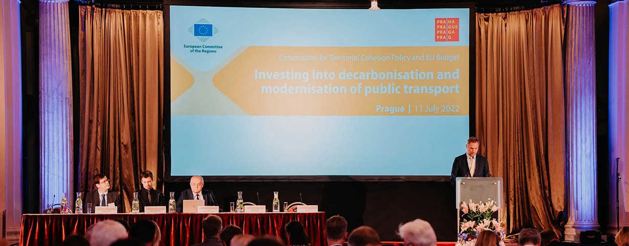 Lokální představitelé vyzývají k urychlení investic EU do čisté veřejné dopravy