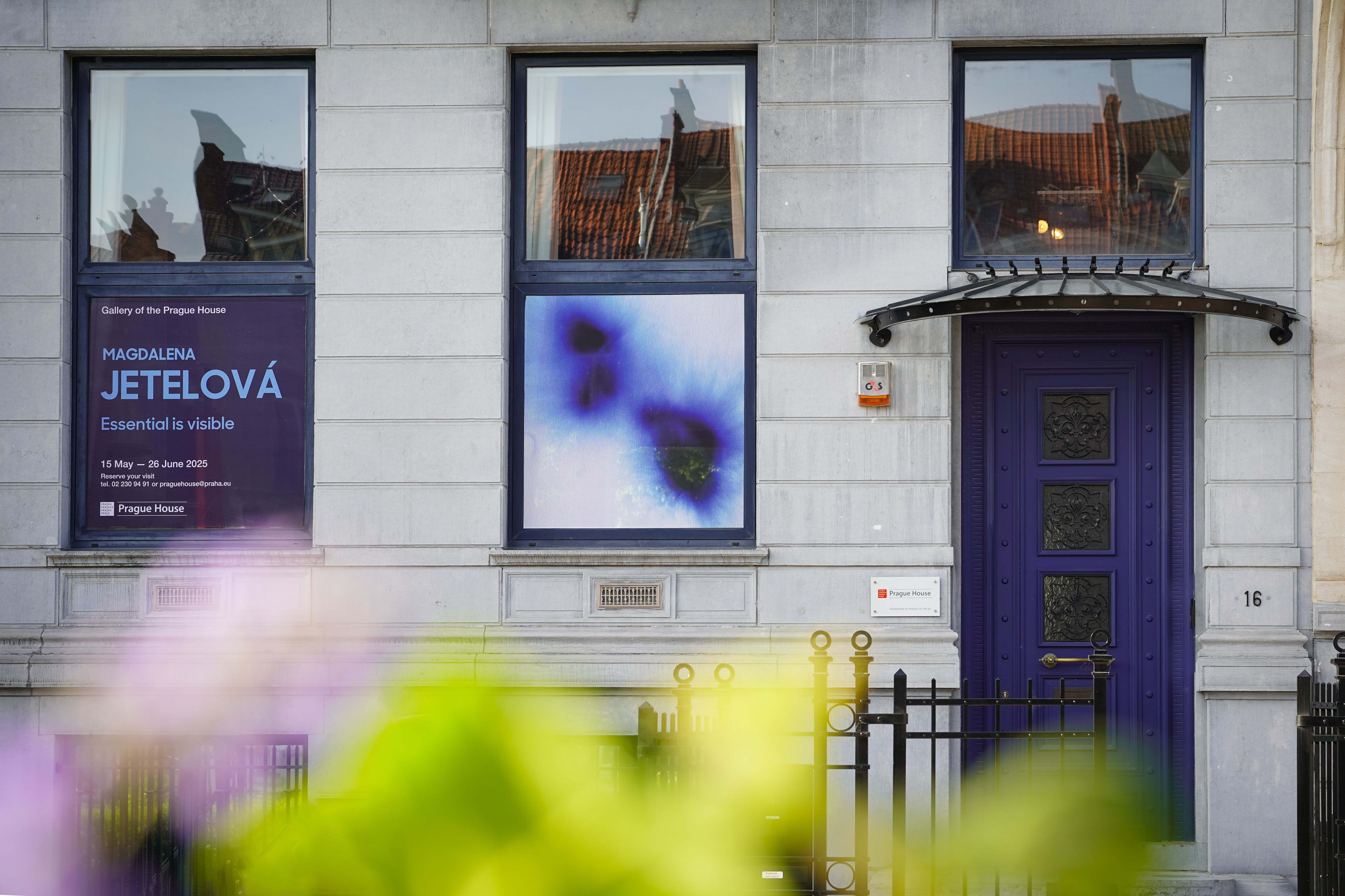 the_festive_opening_of_th_exhibition_essential_is_visible_by_magdalena_jetelova