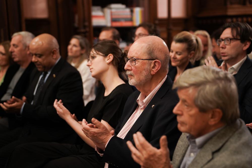 debate__atlantic_relations_in_crises_23