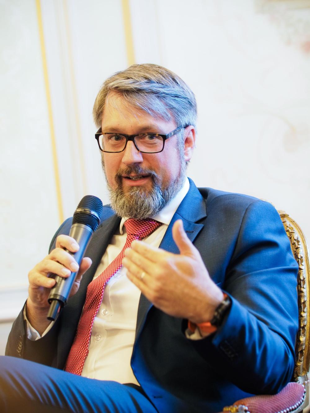 debate__integration_of_ukraine_into_the_eu_and_nato_7