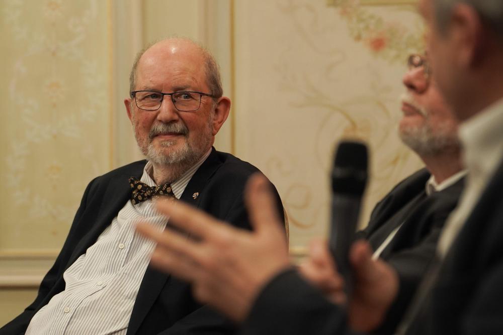 debate__the_35th_anniversary_of_the_fall_of_the_iron_curtain_9