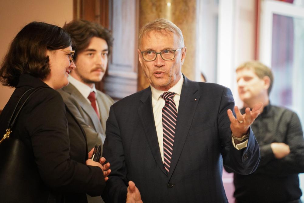 newly_elected_czech_meps_met_at_prague_house_for_the_first_time_3