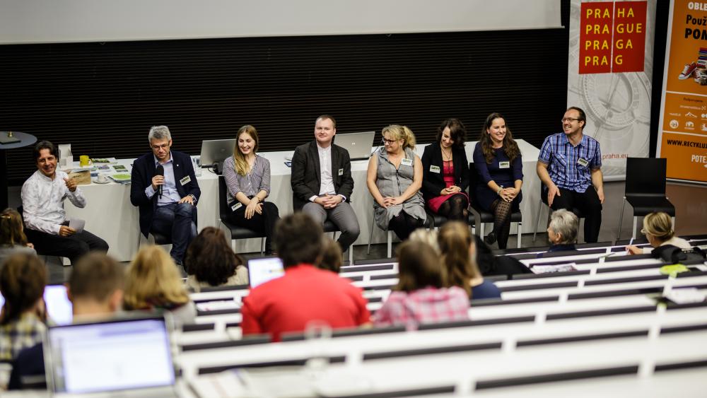 Na závěr dopoledního bloku proběhla panelová diskuze