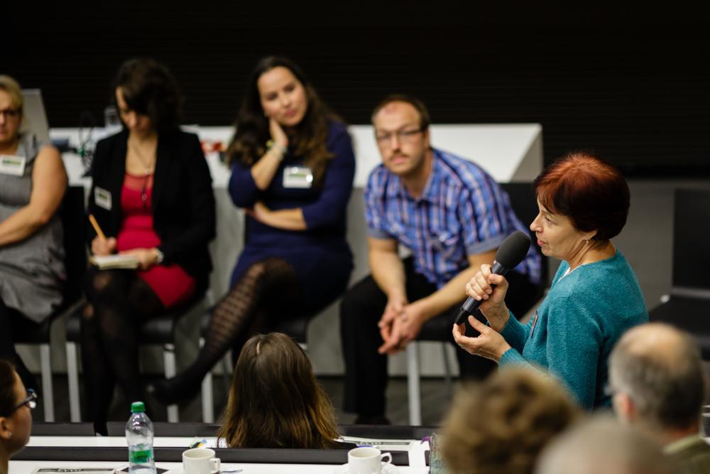 Zapojení účastníků konference do panelové diskuze.