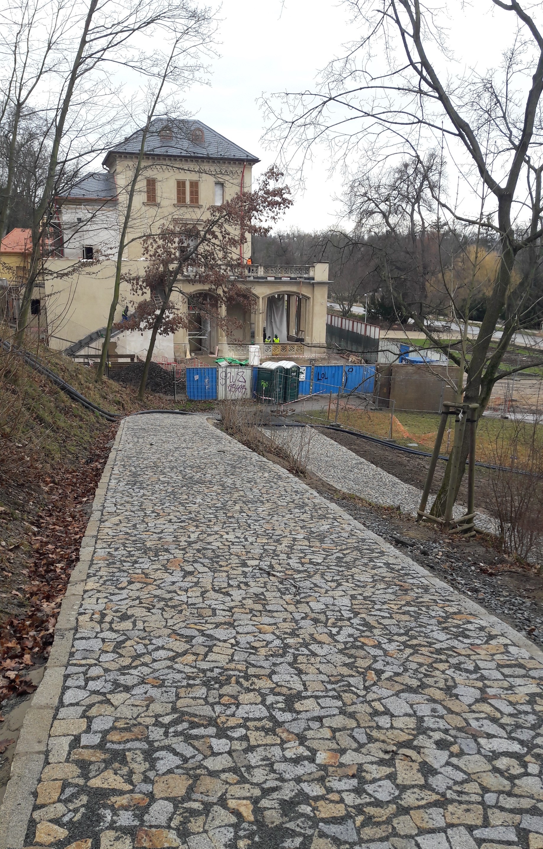 3118551_Obnova cest ve Stromovce nad Šlechtovou restaurací a Rudolfovou štolou, ilustrační foto