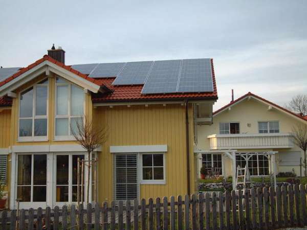 solární panely na rodinném domě