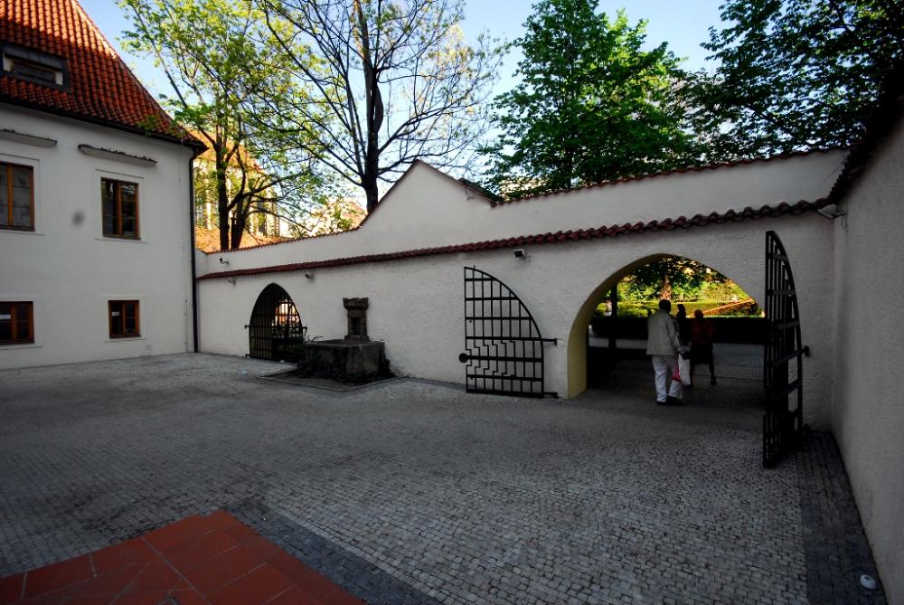 Zákoutí Františkánksé zahrady s restaurací