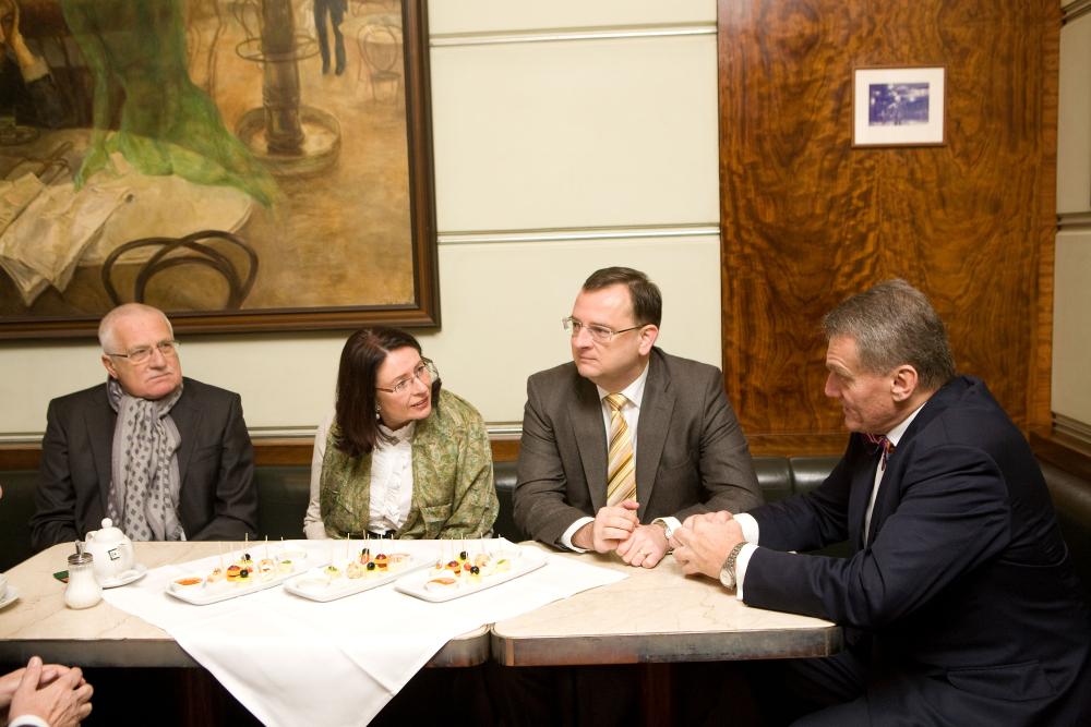 1171225_Setkání s prezidentem v kavárně Slavia