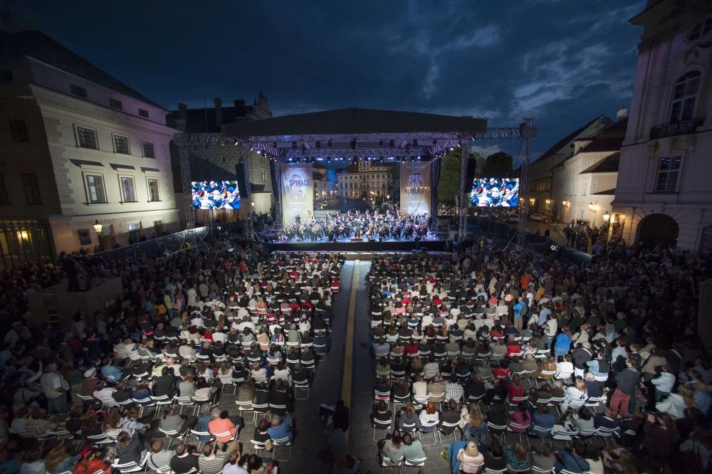 Tradiční koncert ČF na Hradčanském náměstí