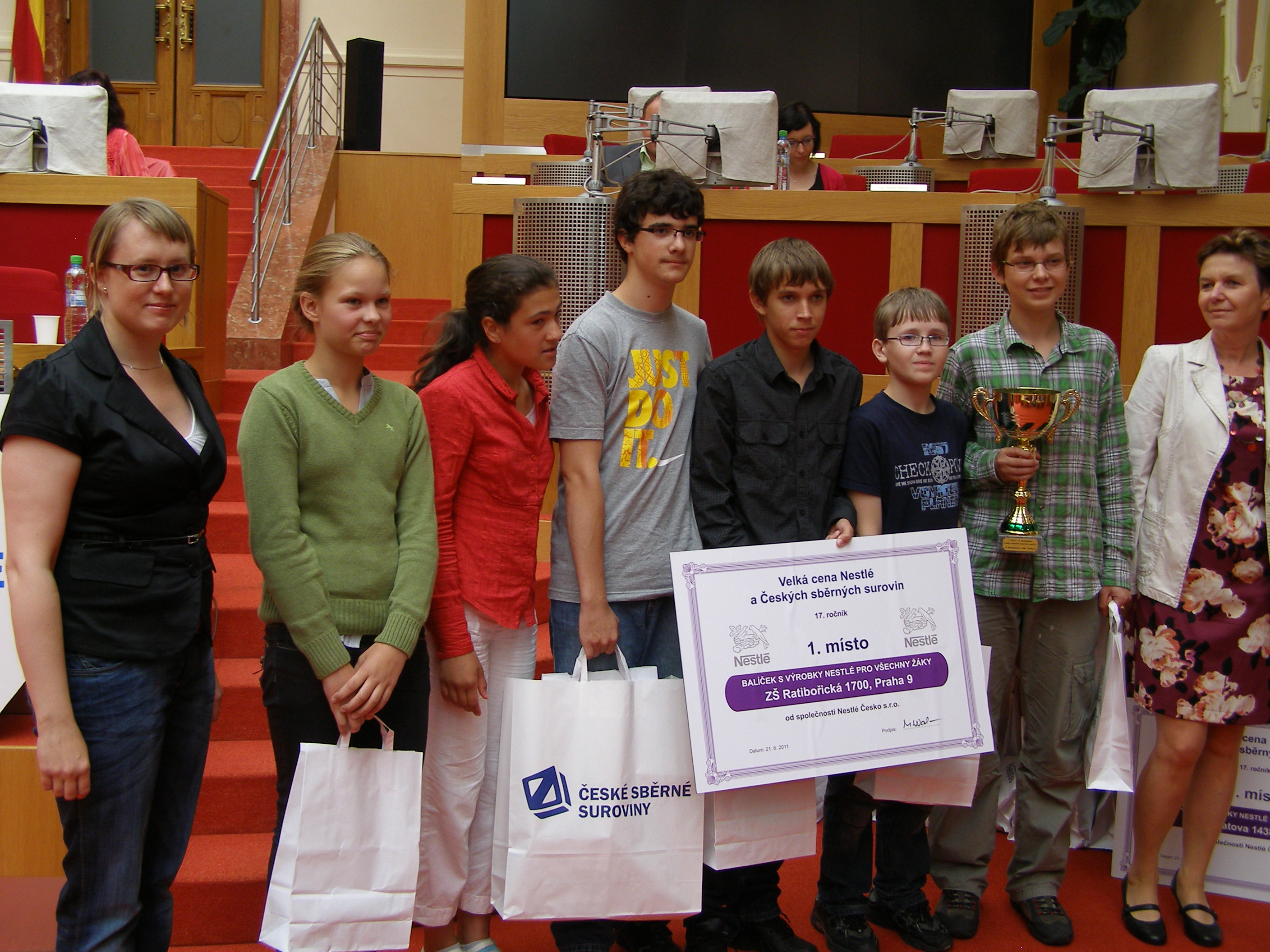 Žáci pražských škol nasbírali téměř 600 tisíc kilogramů druhotných surovin
