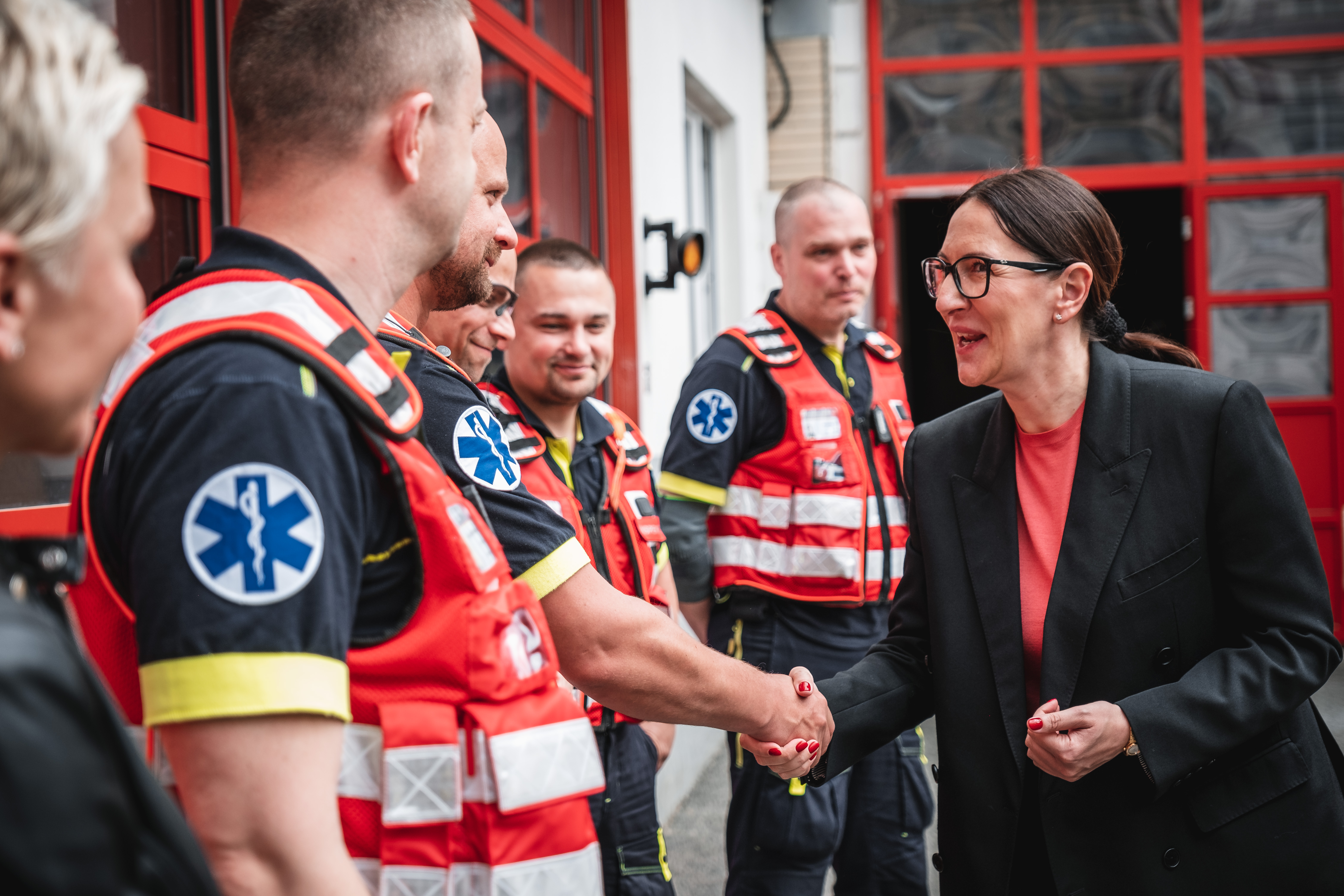 Inspektoři pražské záchranky se přestěhovali na hasičskou základnu v Sokolské ulici