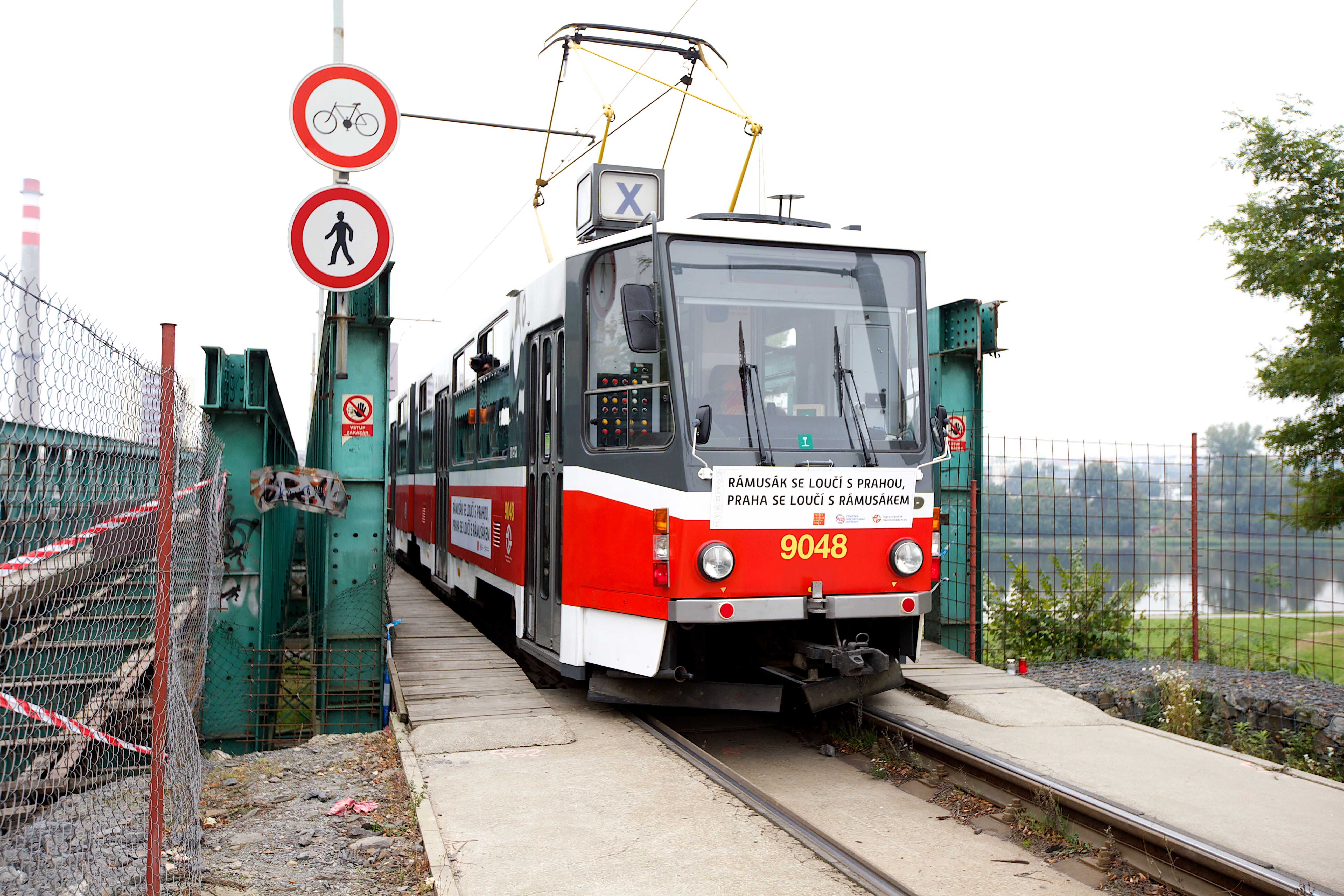 Slavnostní rozloučení s Trojským mostem - tzv. Rámusákem