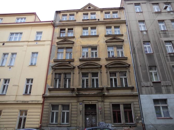 bytový dům v ulici Dobrovského