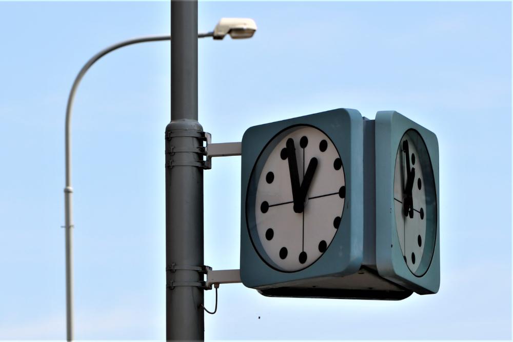 modré hodiny typu Pulkrabek