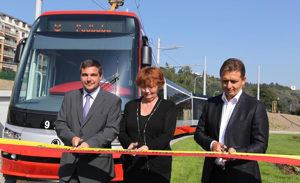 937260_2011-08-31 - Otevření modernizované trati do Podbaby