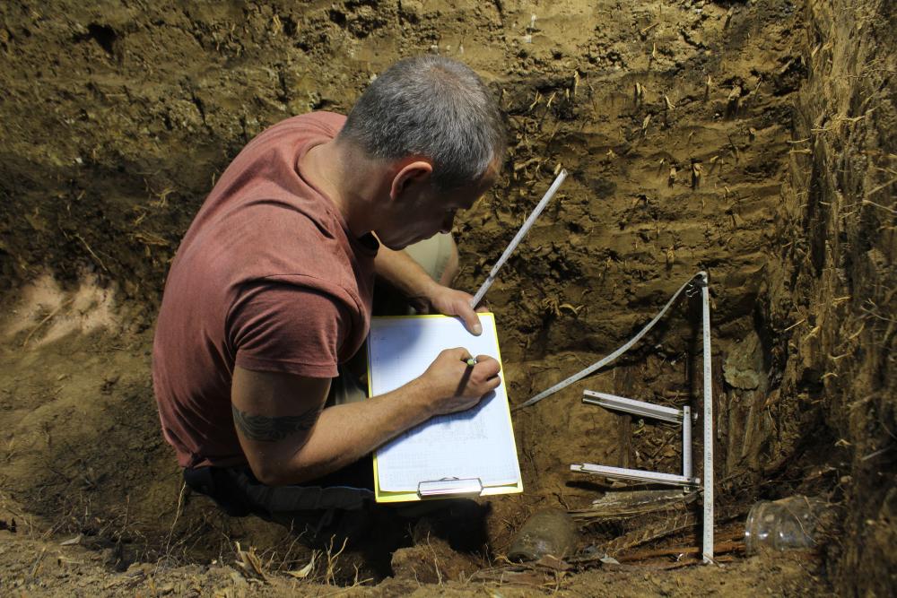 Archeologická dokumentace. Foto Jan Havrda, NPÚ ú.o.p. v Praze