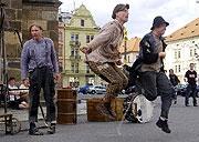 Buskeři v ulicích Prahy