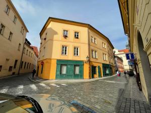 anenska_pred_15