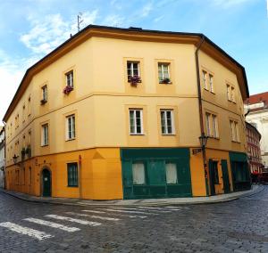 anenska_pred_18