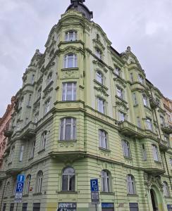 g065_Janáčkovo nábřeží 1211_11