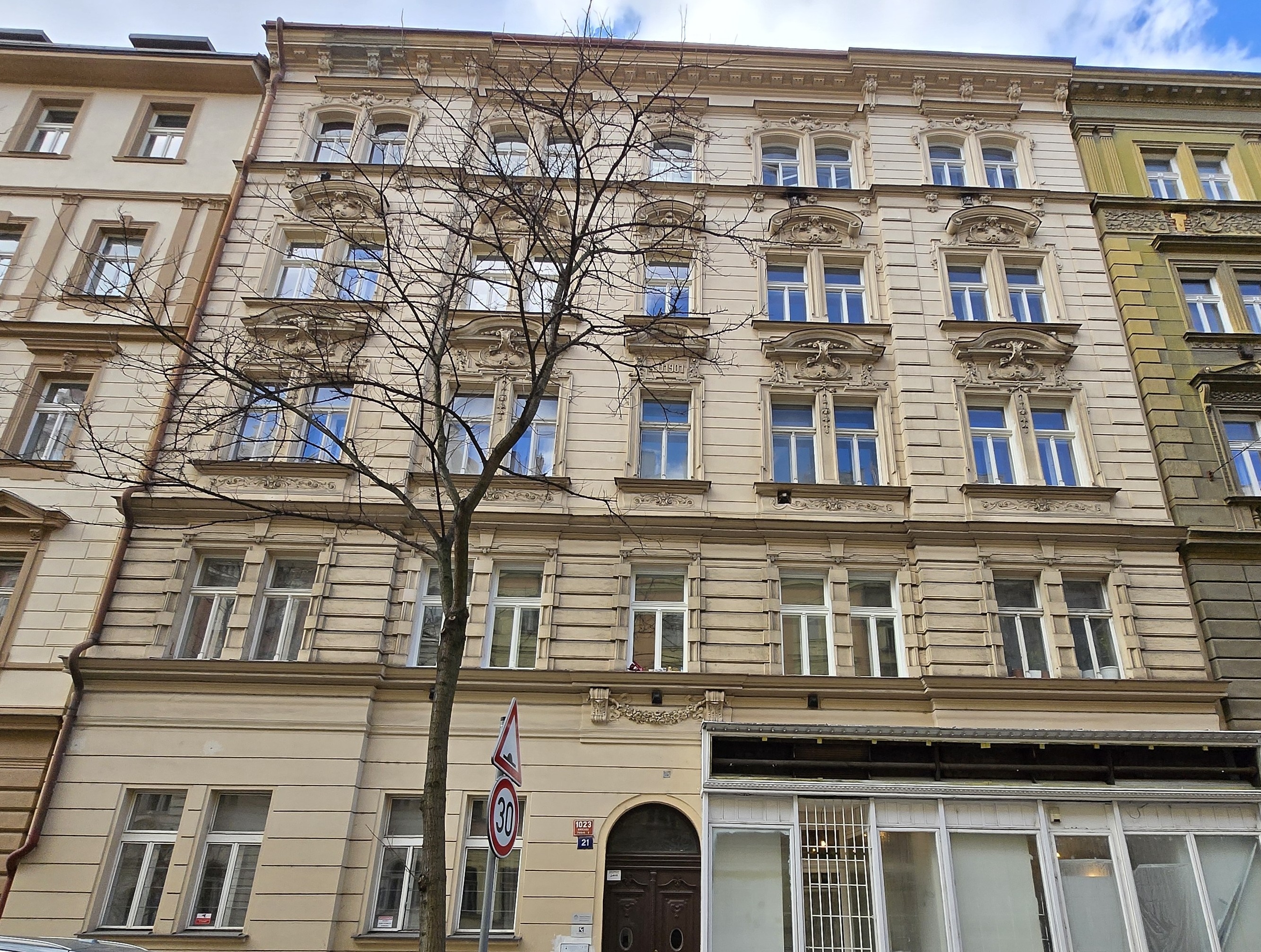 Zborovská 21
