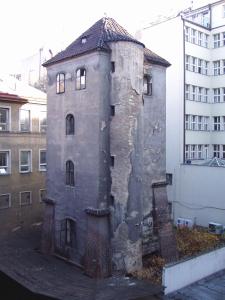 1150915_Č.p. 314, hranolová věž staroměstských hradeb, k. ú. Staré Město, Bartolomějská 4, Praha 1