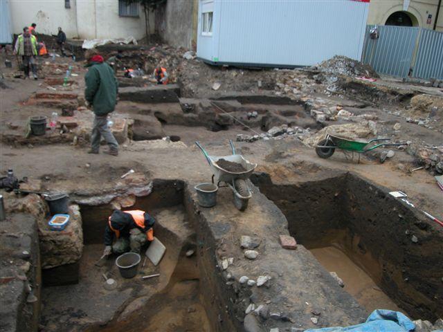 záběr na plochu archeologického výzkumu