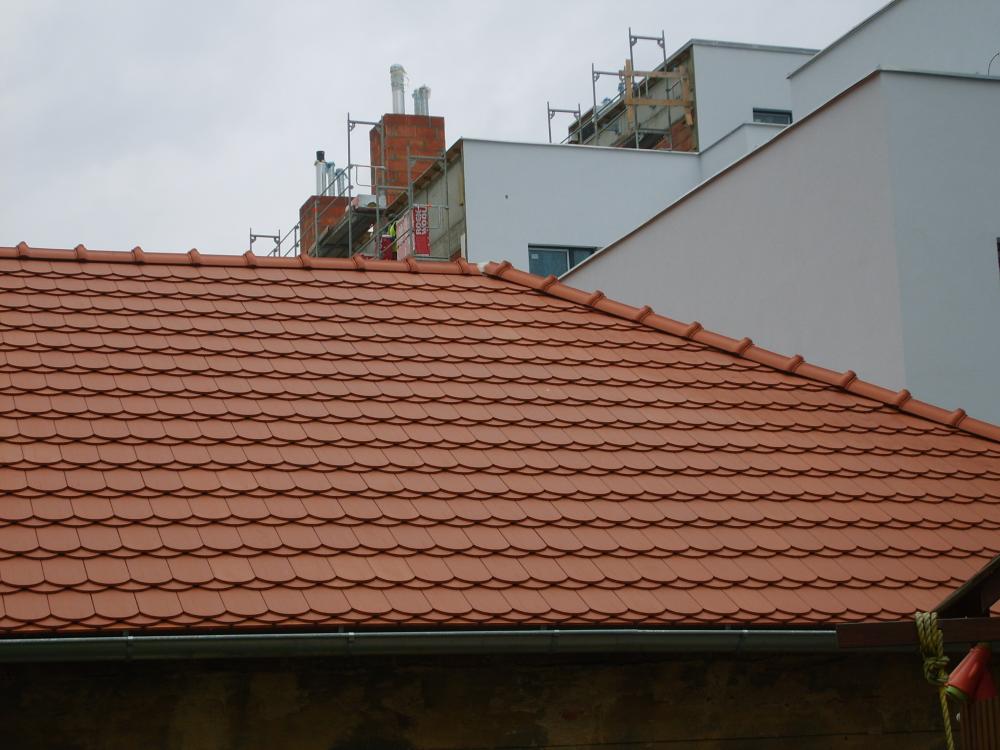 detailní pohled na opravenou střechu