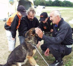 497355_3.9.2006-Součástí expozice Útulku pro opuštěná zvířata byli i psi, pro něž se hledá nový domov