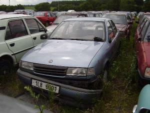 c_100_opel_vectra_1l86001_mom_jpg