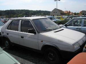 x162_i_skoda_favorit_bila_jpg