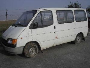 x222_i_ford_transit_bila_jpg