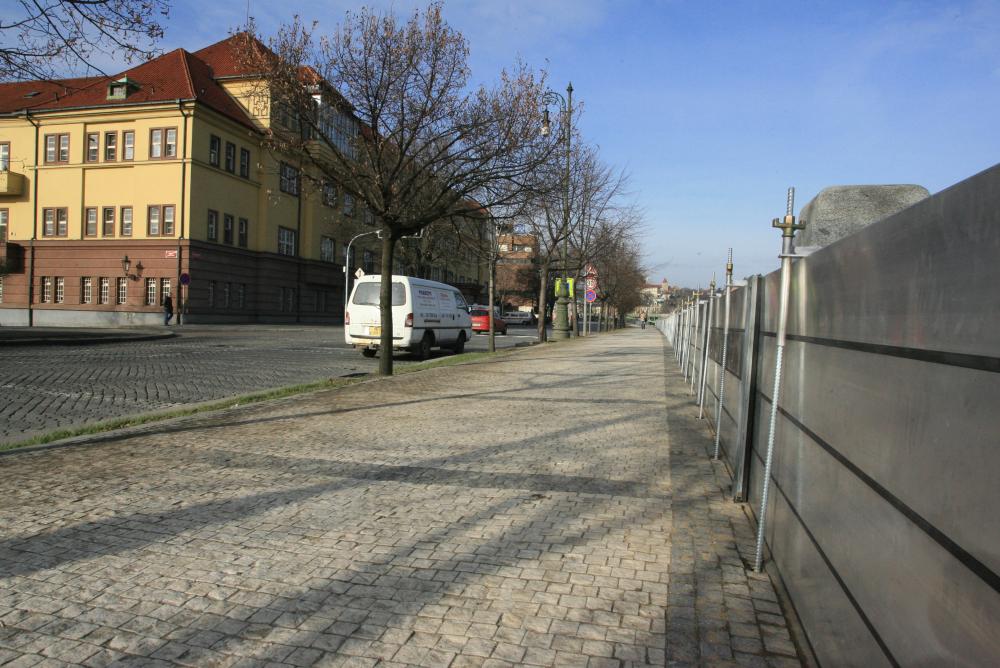 Ilustrační foto - mobilní protipovodňové zábrany Na Františku