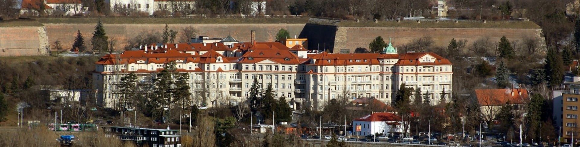 Jedna z pražských porodnic - Ústav pro péči o matku a dítě v Podolí