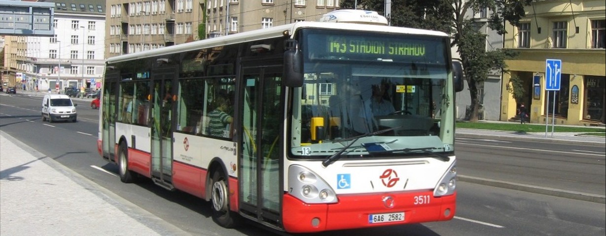 Ilustrační foto - autobus na lince 143