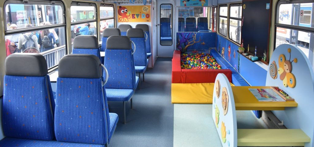 Interiér jednoho z vozů Cyklohráčku