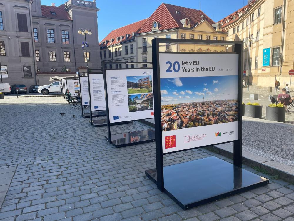 Výstava 20 let v EU očima Prahy