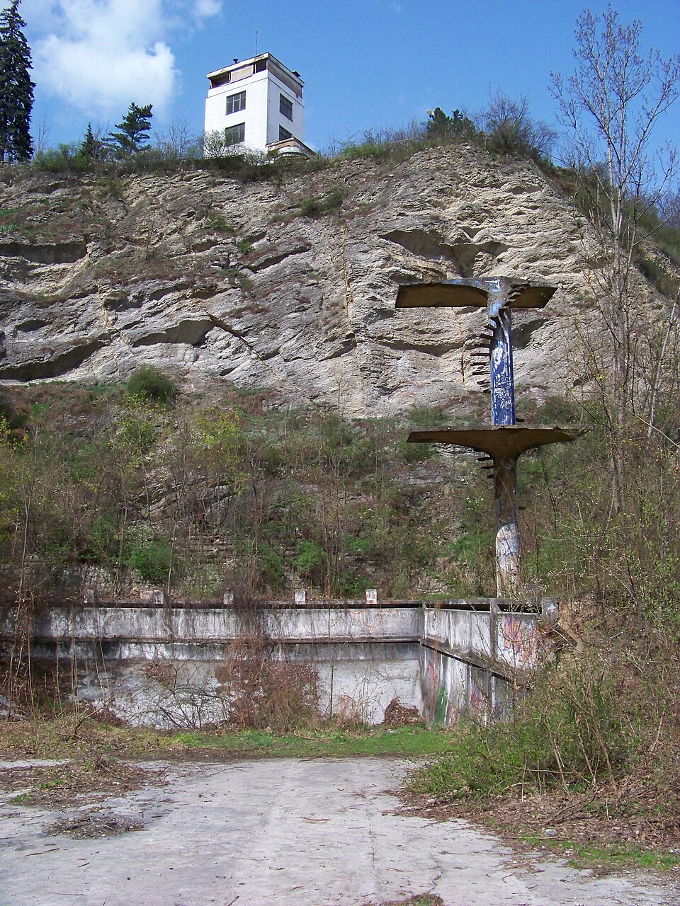 Plavecký bazén pod Barrandovem