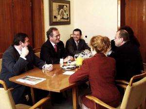 FOTO - Setkání pražského primátora Igora Němce se starostou Lucemburku Paulem Helmingerem (vlevo uprostřed) byl přítomen i náměstek primátora Otto Kechner