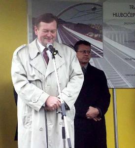 FOTO - Náměstek ministra dopravy a spojů Vladimír Sokolík přiznává, že ministerstvo a vláda se ke Praze chovají poněkud macešsky