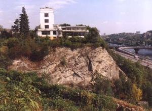 Fotodokumentace odboru památkové péče Magistrátu hl. m. Prahy (OPP MHMP) z prohlídky areálu Barrandovských teras, která se uskutečnila 28. srpna 2000 za účasti pracovníků