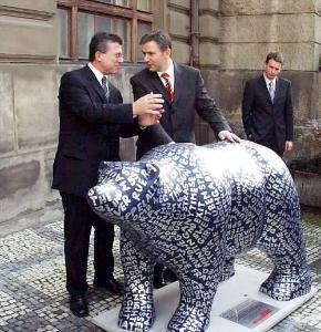 FOTO - Medvěd je symbolem Berlína - tento zvláštní exemplář bude v Praze symbolizovat přátelství mezi oběma městy