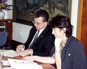 Foto - Primátor Jan Kasl a zastupitelka Ivana Bursíková na setkání s japonskými hosty