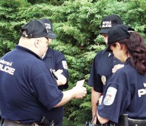 FOTO - Jeden z nálezů - občanský průkaz - skončil v rukou strážníků