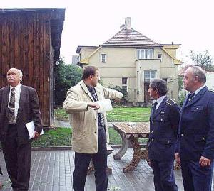 FOTO - Ze "starých časů" zůstala ještě dřevěná kůlna