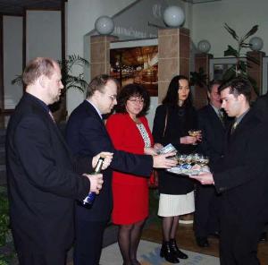 U křtu nechyběla jak šampaňské, tak i představitelé zúčastněných firem a pražské radnice.