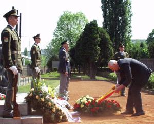 FOTO z pietního aktu na pohřebišti bulharských vojáků