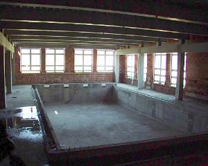 FOTO - Také bazén čeká na dokončení...
