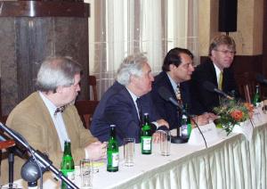 FOTO - Ze setkání náměstka primátora Paroubka, velvyslance SRN Dr. Libala a zástupců Deutsche Bank ...